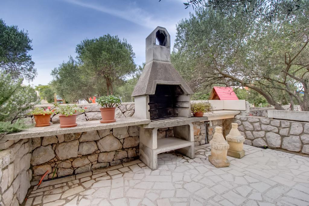 Apartments Franjo Mali Lošinj Стая снимка