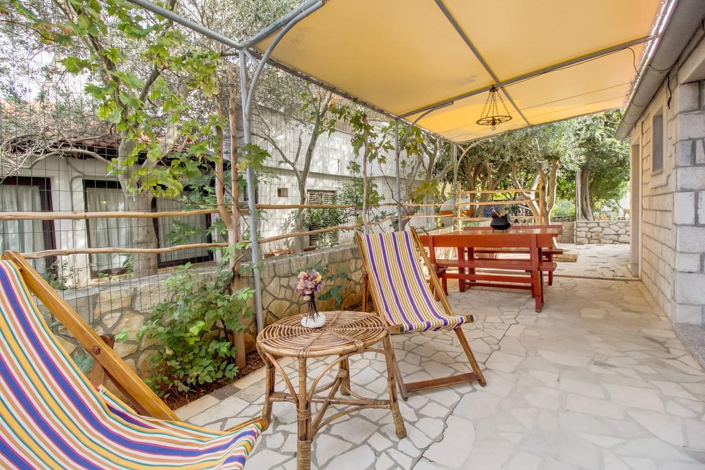 Apartments Franjo Mali Lošinj Стая снимка