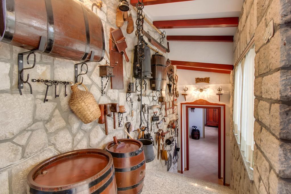 Apartments Franjo Mali Lošinj Стая снимка