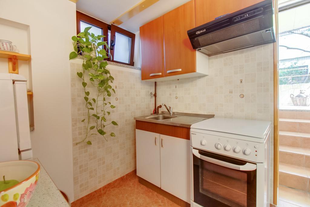 Apartments Franjo Mali Lošinj Стая снимка