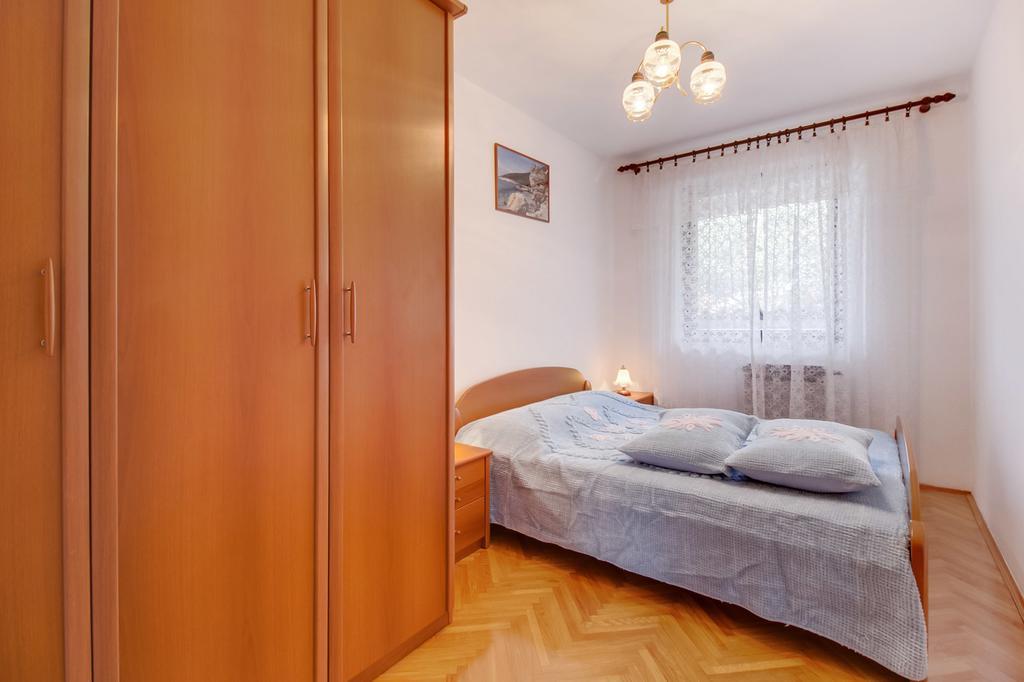 Apartments Franjo Mali Lošinj Стая снимка