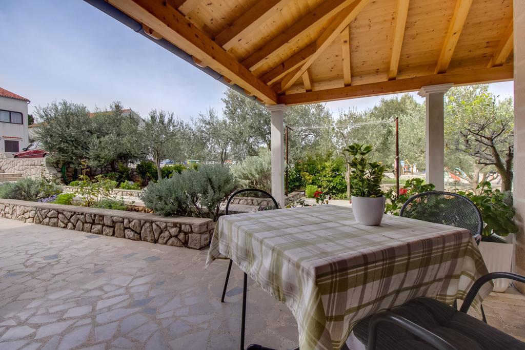 Apartments Franjo Mali Lošinj Стая снимка